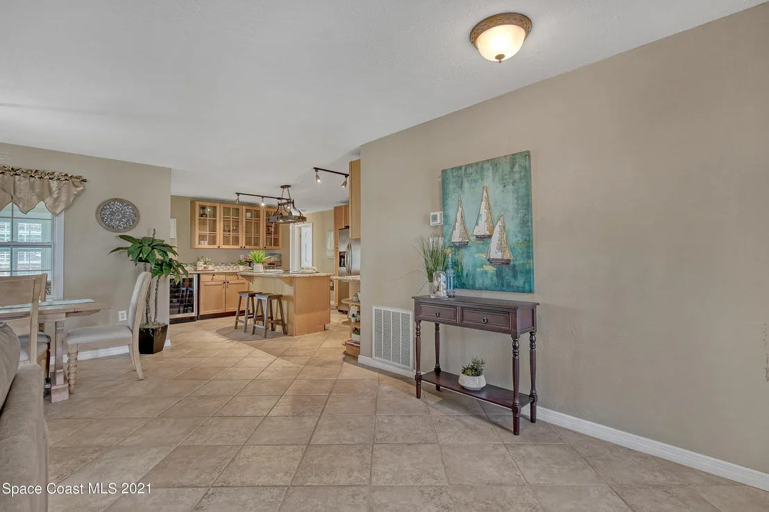 Photo of 444 Sparrow Drive