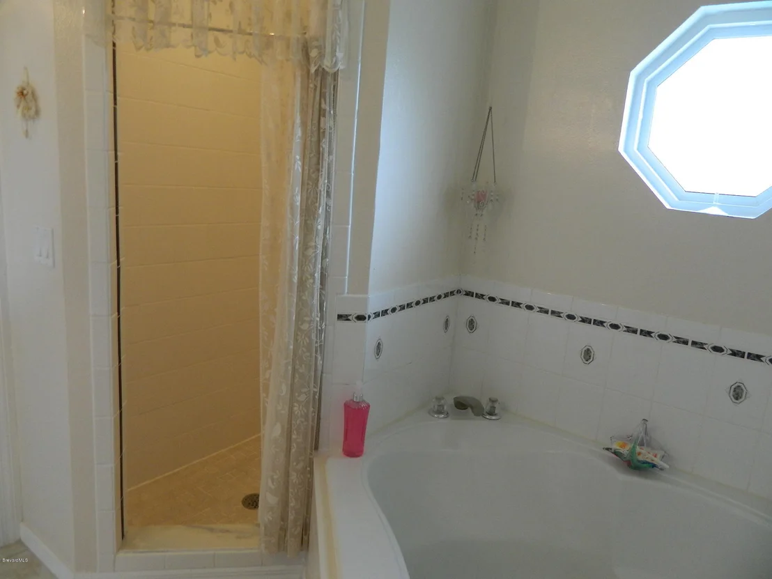 Photo of 6348 Leonard Avenue
