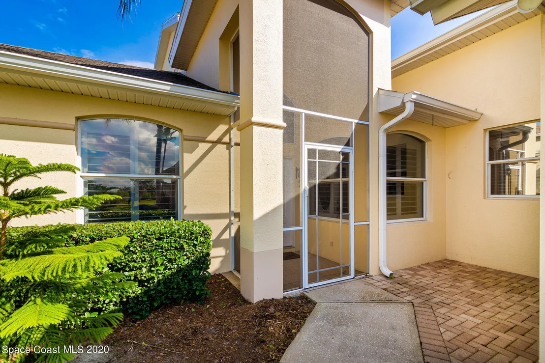 Photo of 1937 Golf Vista Boulevard