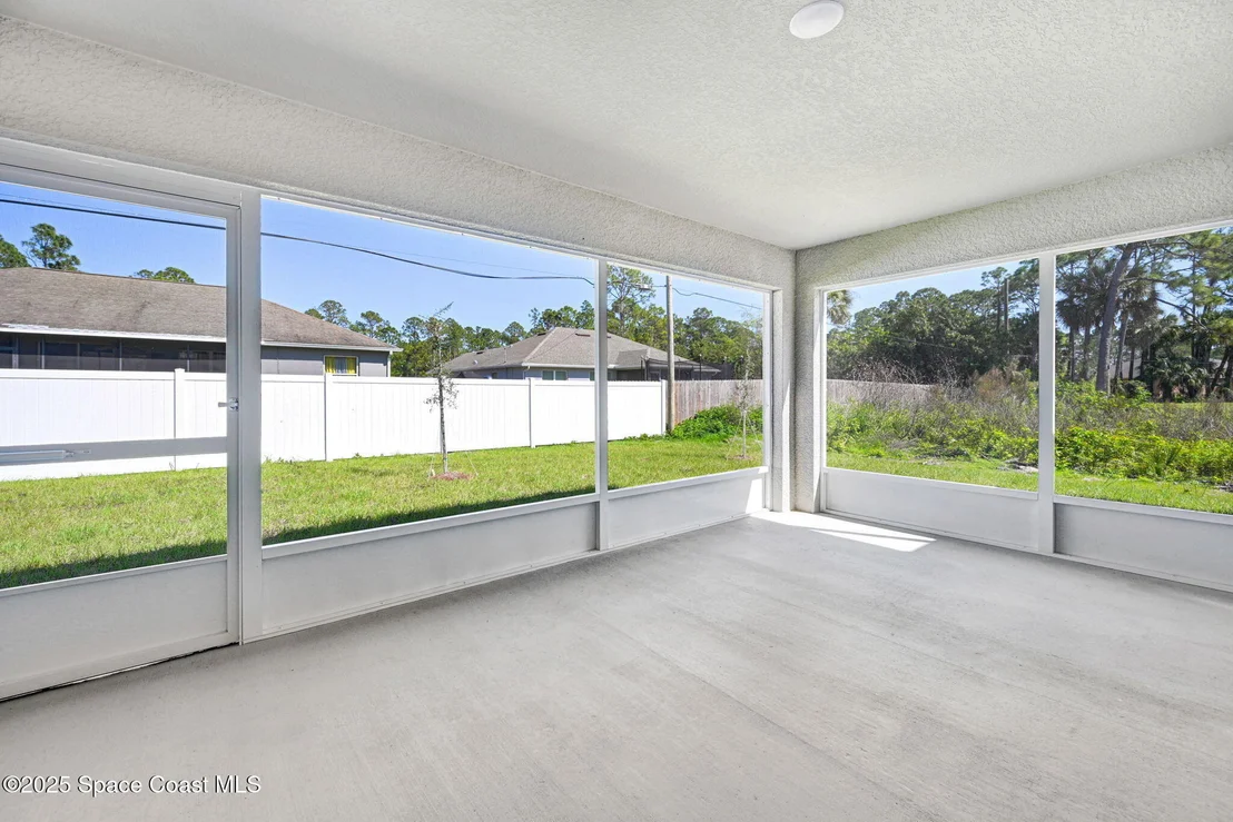 Photo of 1089 Savery Road