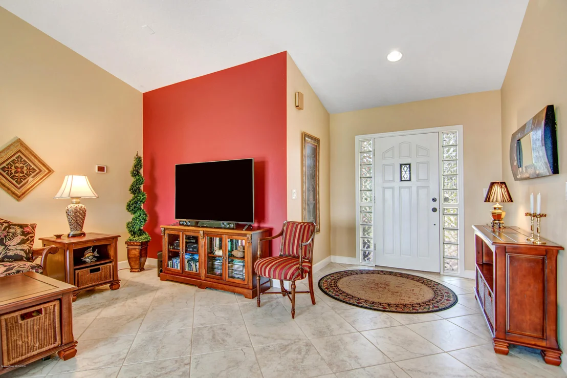 Photo of 3877 Riverside Drive