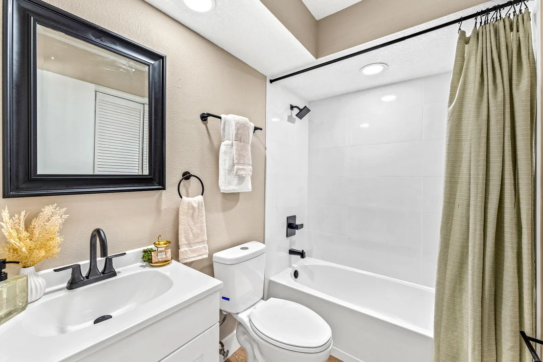 Photo of 4695 Robert Street