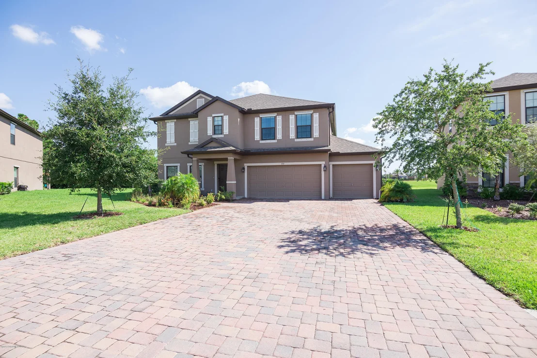 Photo of 559 Trymore Drive SE