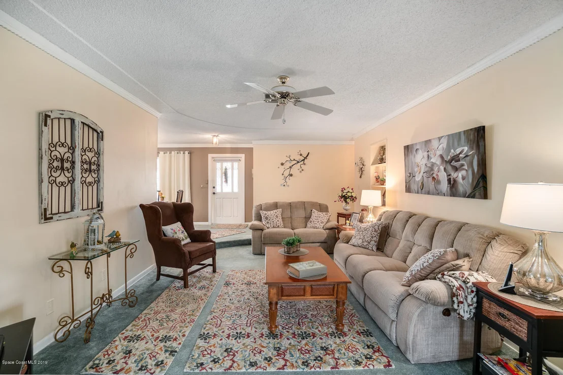 Photo of 933 Bluewater Drive