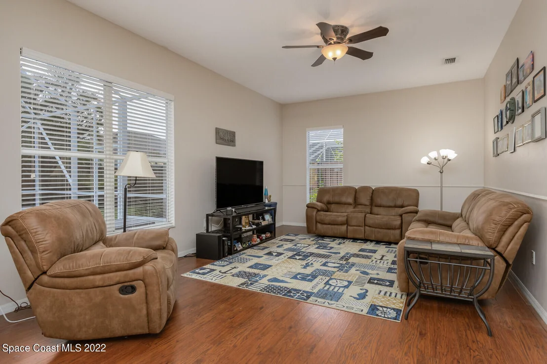 Photo of 4627 Alamanda Drive