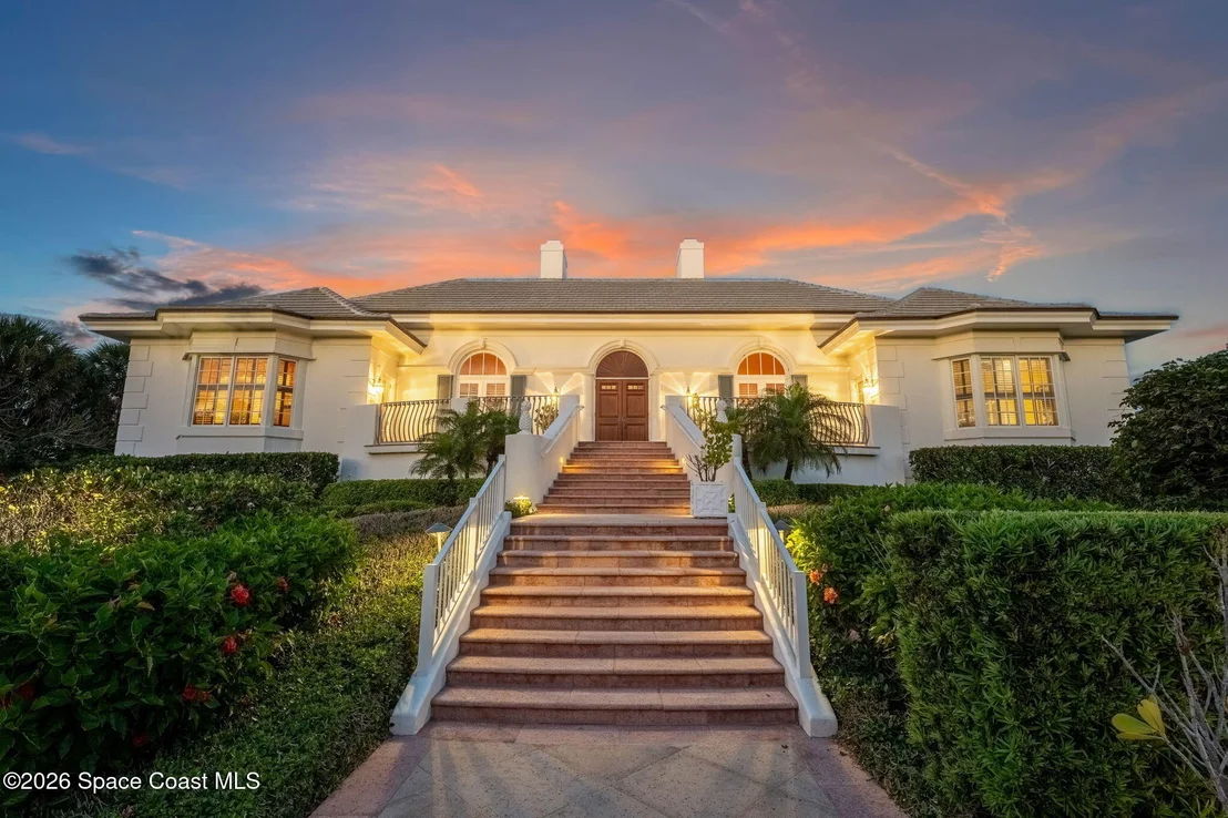 Photo of 680 Ocean Road