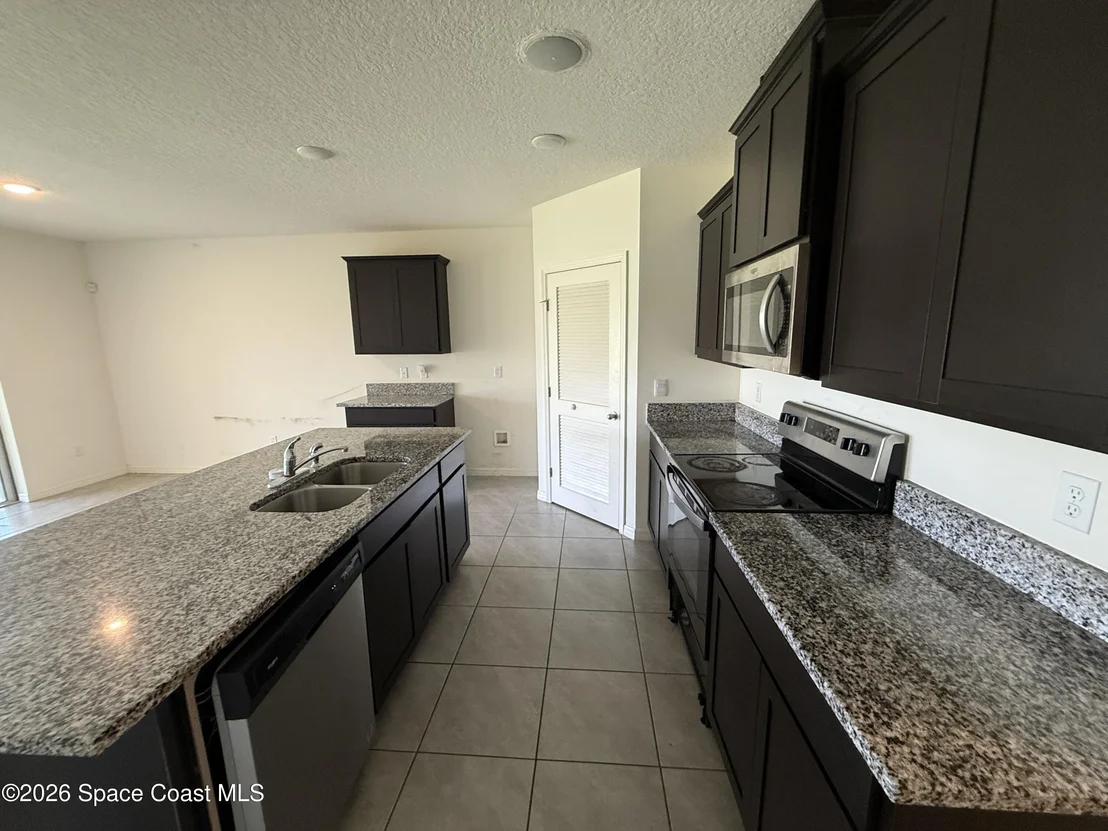 Photo of 1345 Valley View Avenue