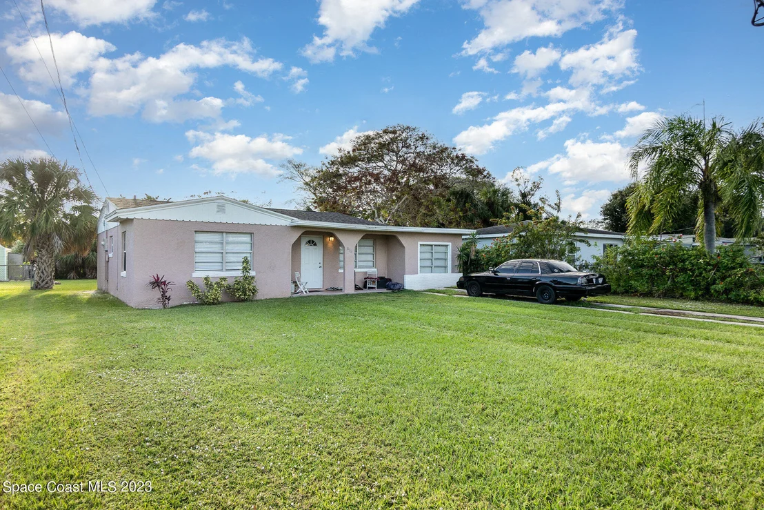 Photo of 826 Wisteria Drive
