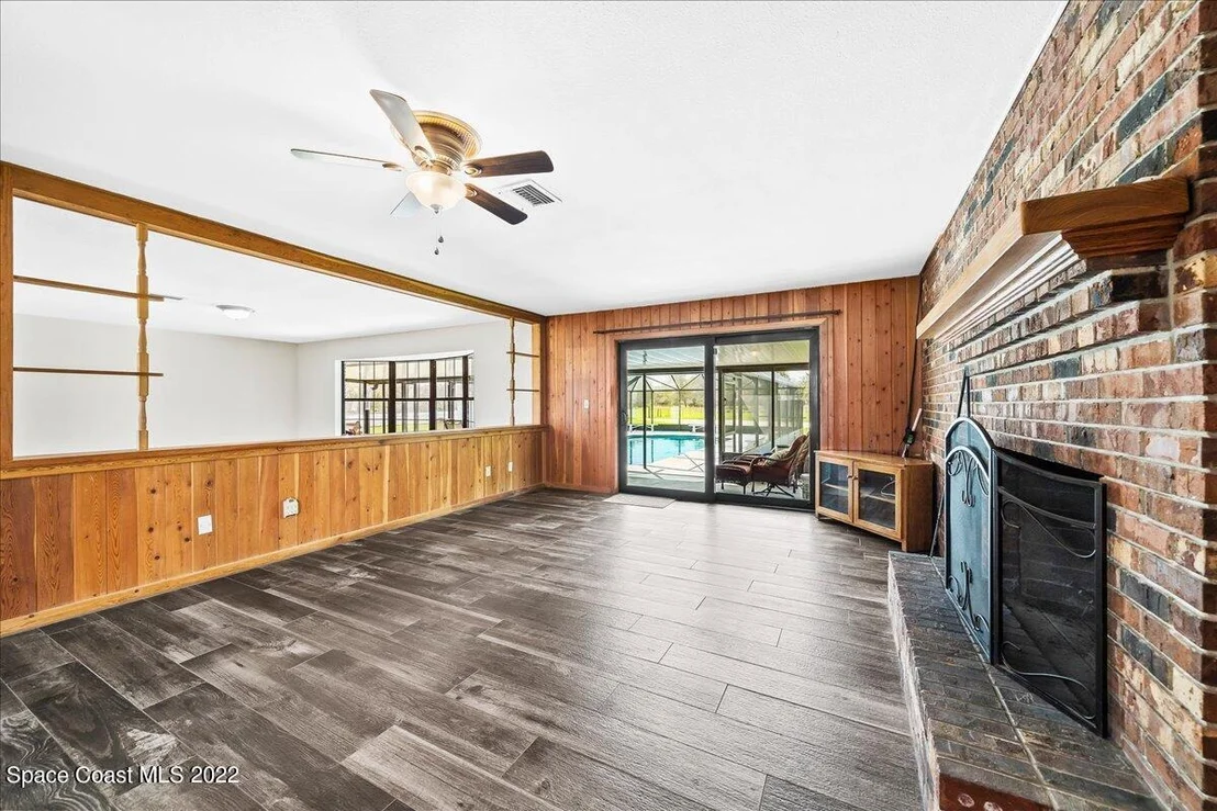 Photo of 3685 Burkholm Road