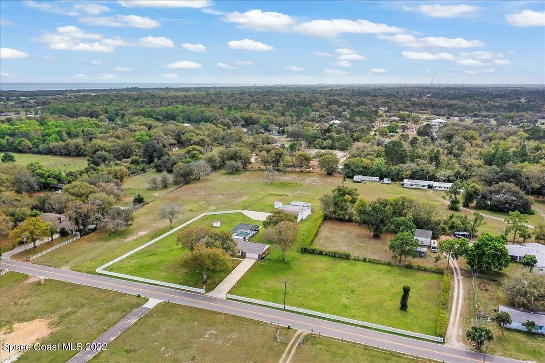 Photo of 3685 Burkholm Road
