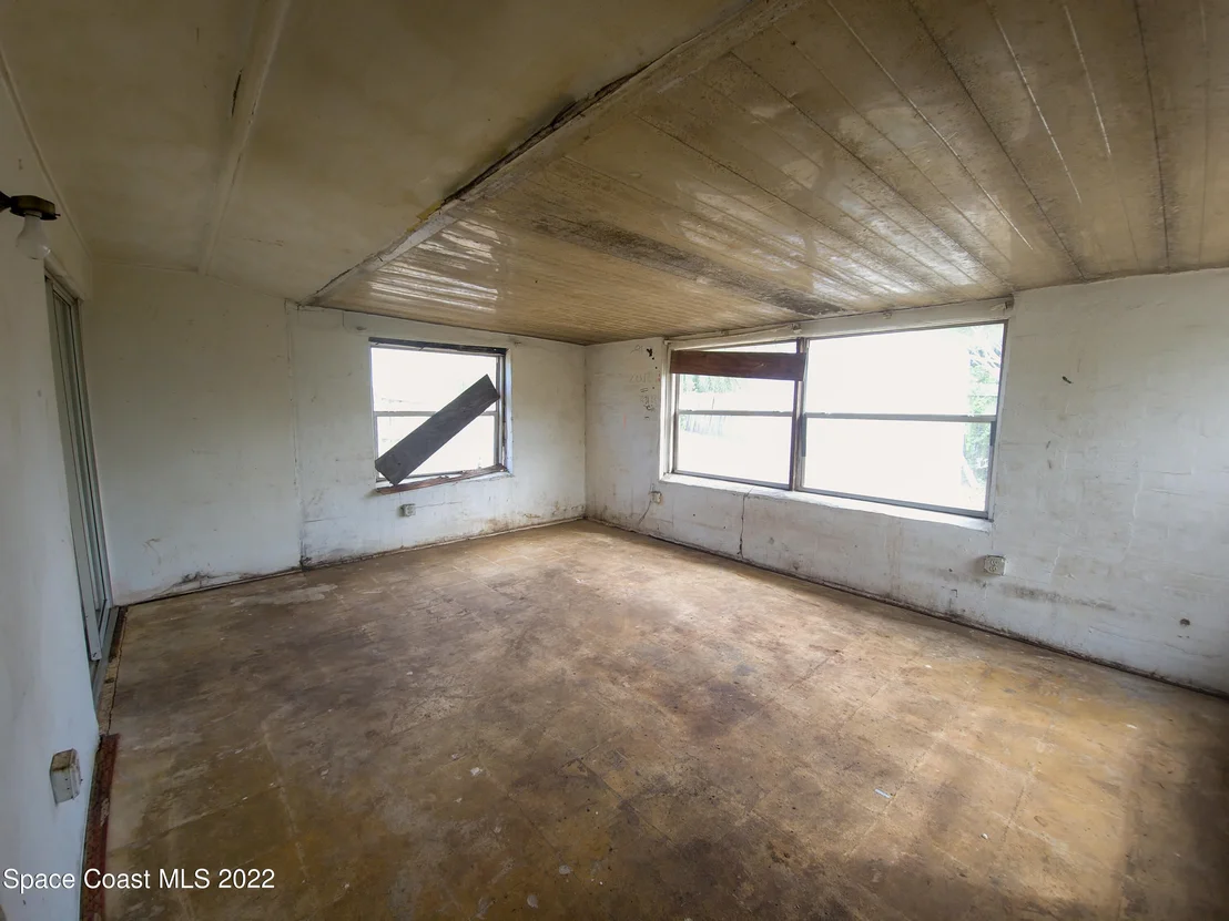Photo of 3048 Rowe Street NE
