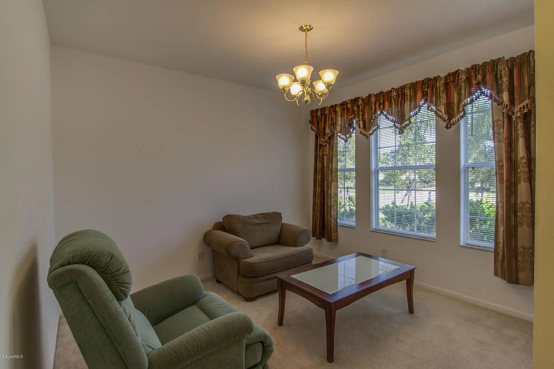 Photo of 228 SE Abernathy Circle