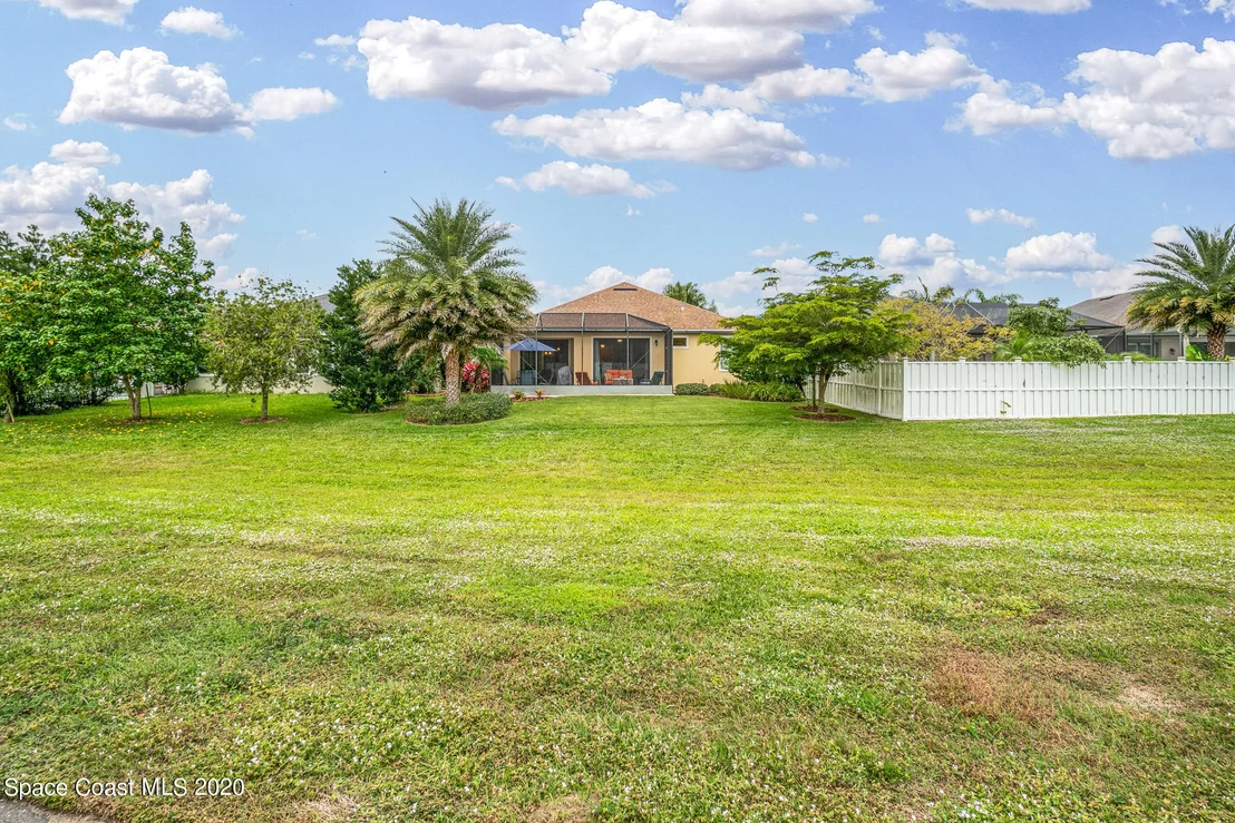 Photo of 968 Buckthorn Trail
