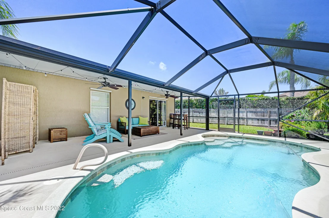 Photo of 1153 White Oak Circle