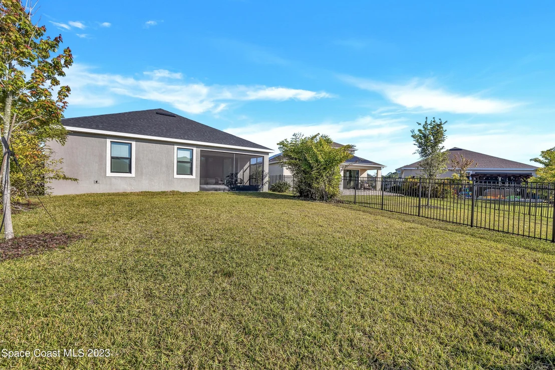 Photo of 7338 Bluemink Lane