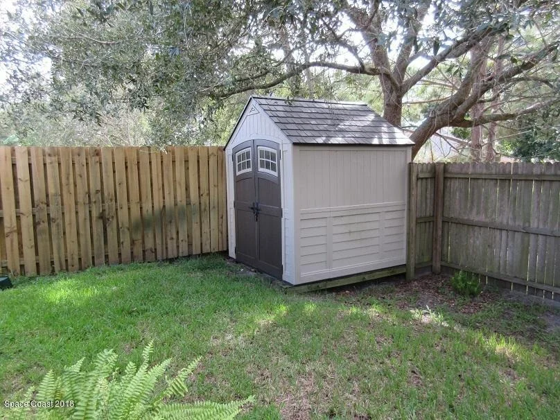 Photo of 1243 White Oak Circle