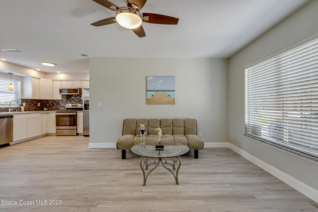 Photo of 1794 Dixon Boulevard