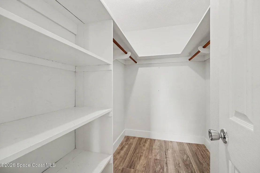 Photo of 508 S Ixora Drive S