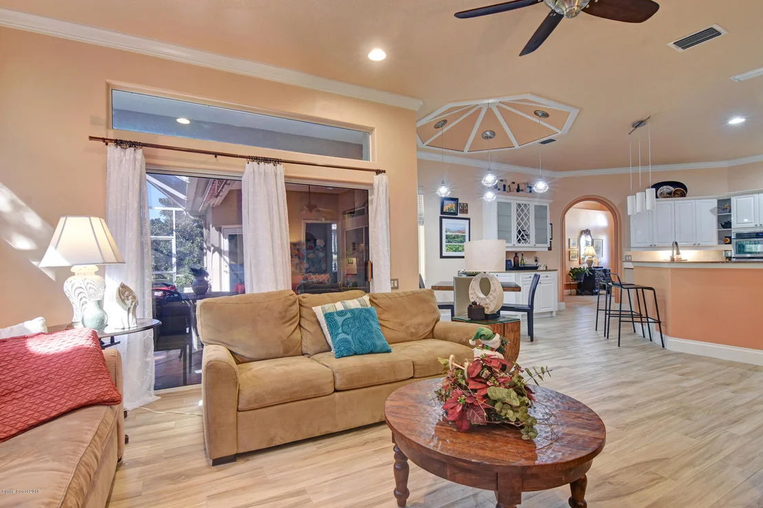 Photo of 979 Palm Brook Drive