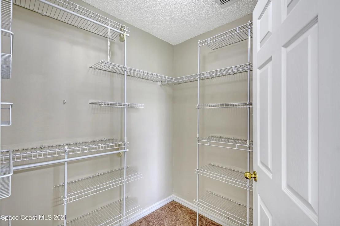 Photo of 1004 Kingfisher Way