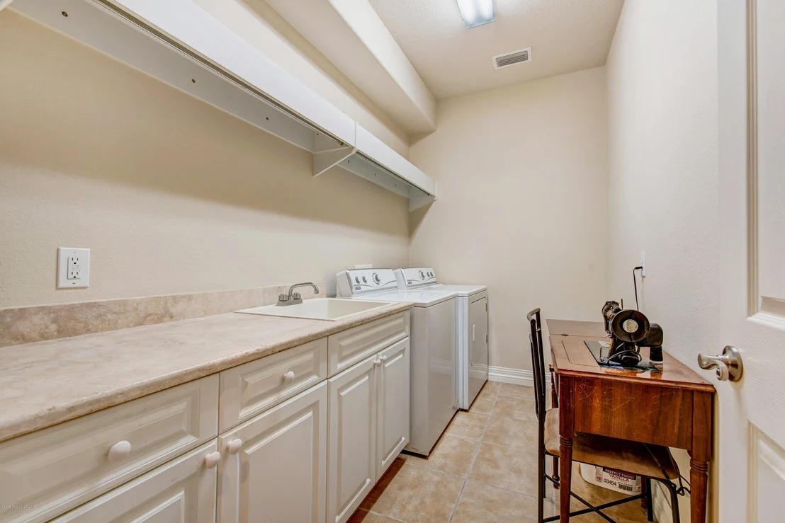 Photo of 2045 Botanica Circle