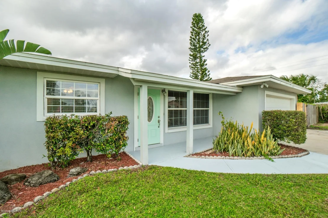 Photo of 818 Heron Road