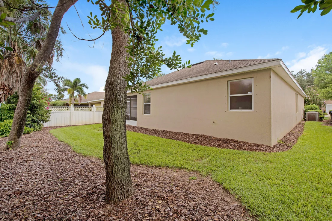 Photo of 412 Waterside Circle