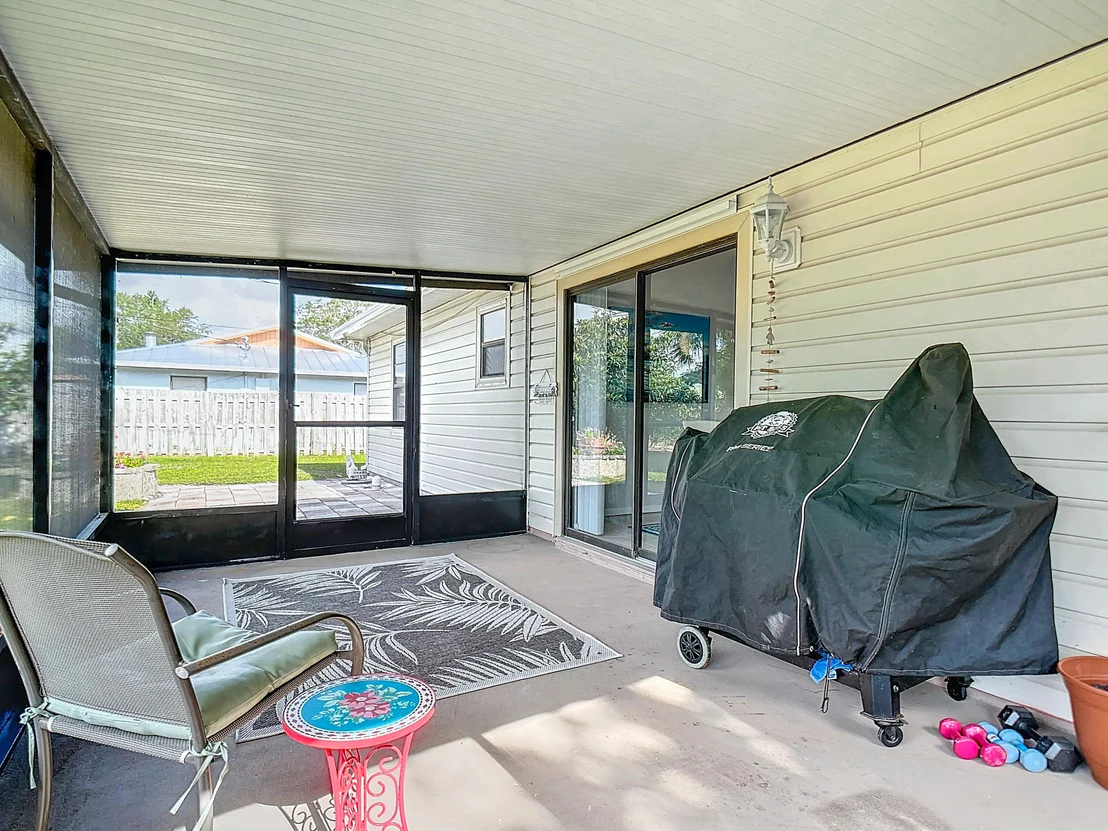 Photo of 2196 Clover Street NE