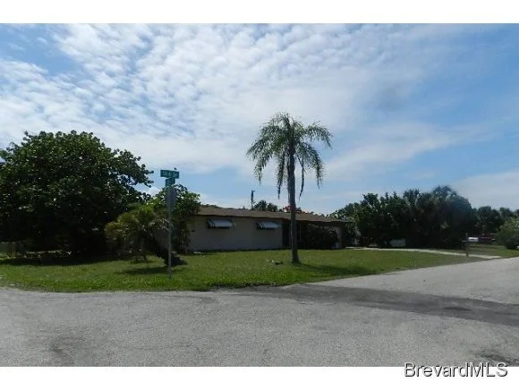 Photo of 2215 Shell Avenue