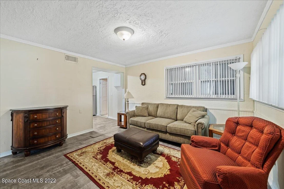 Photo of 283 N Burnett Road