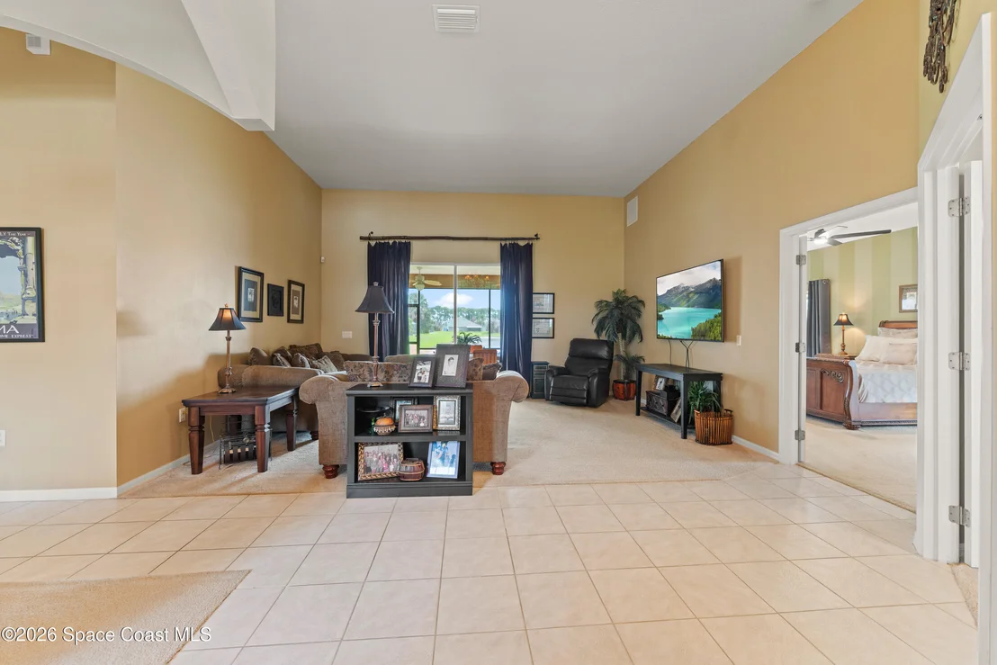 Photo of 385 Tunbridge Drive
