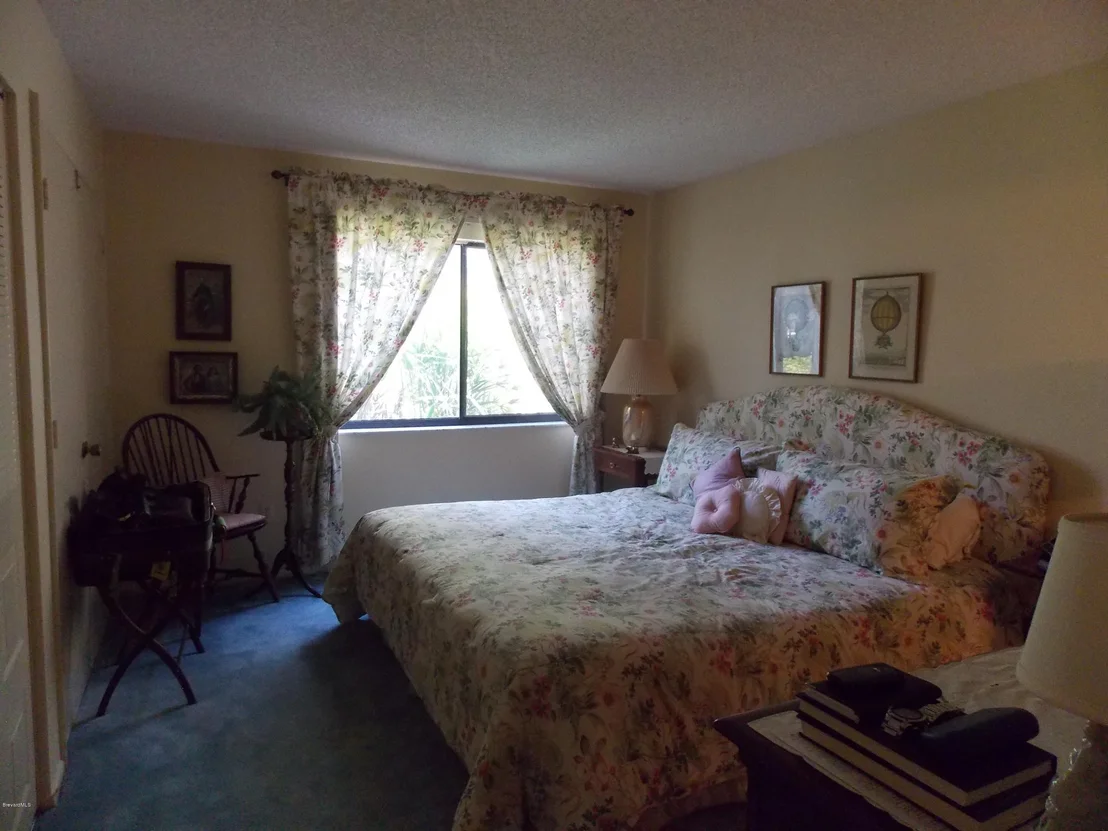 Photo of 1334 NE Cherry Hills Road