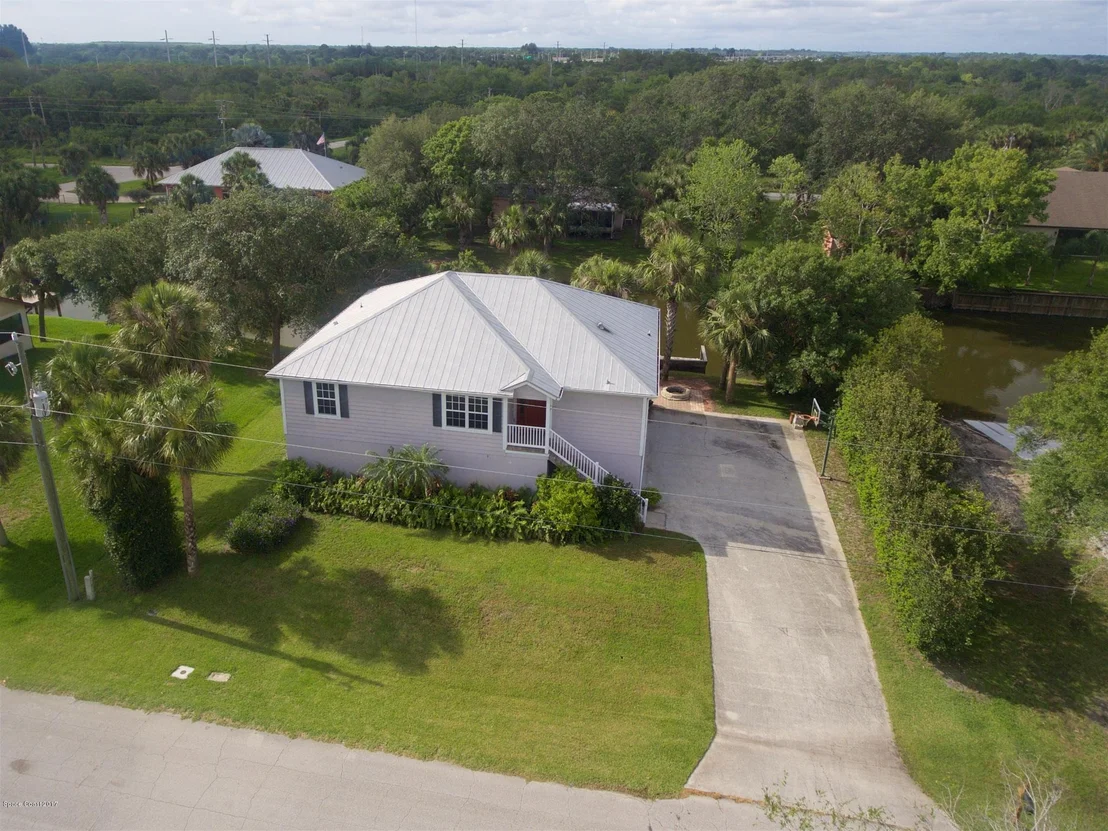 Photo of 4955 Evinrude Road