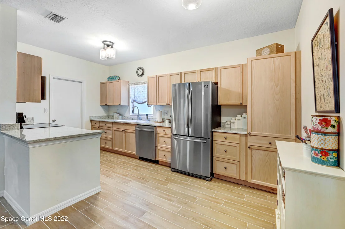 Photo of 868 Villa Drive