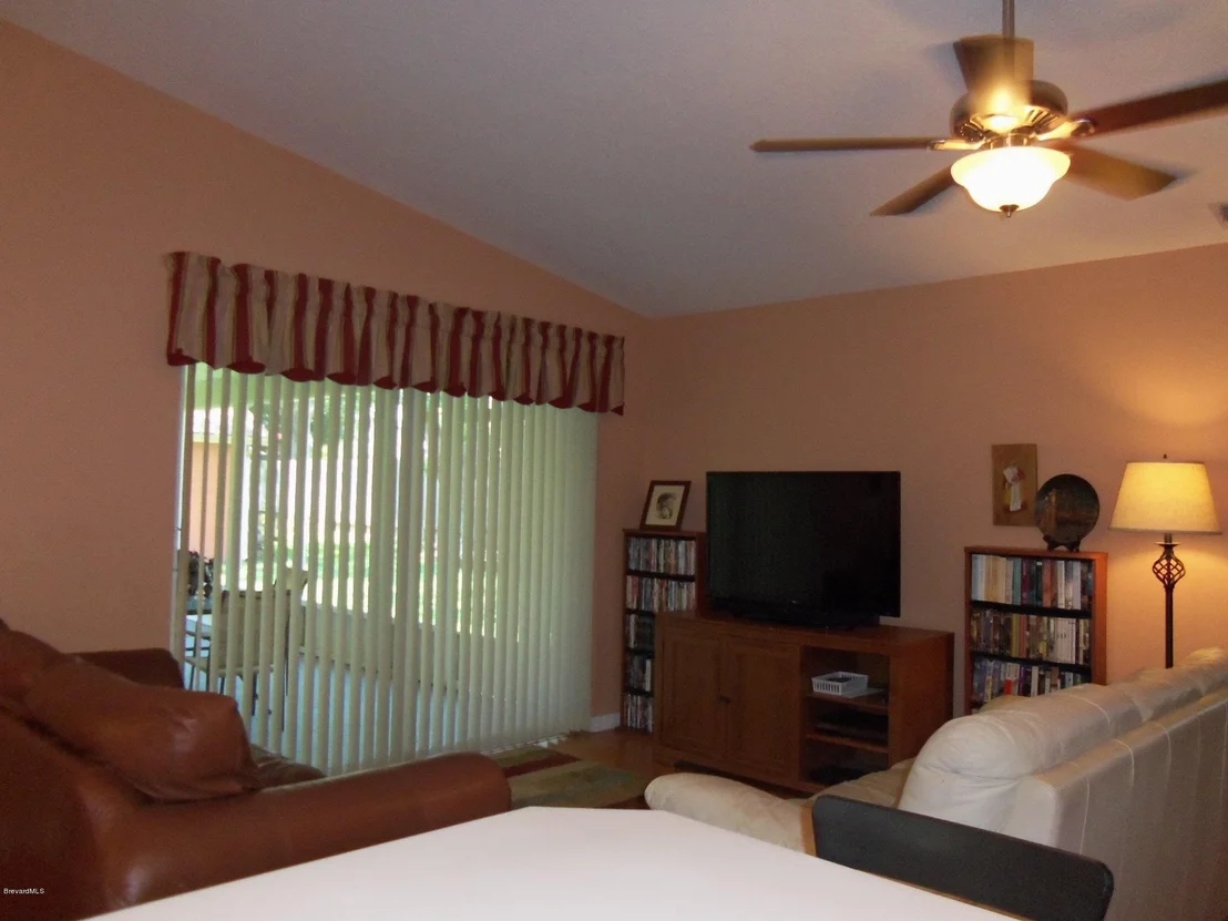 Photo of 975 Pelican Lane