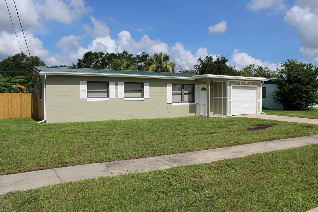 Photo of 2535 Stratford Drive