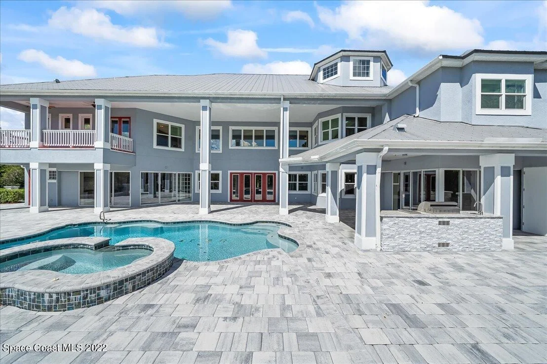 Photo of 5660 Willoughby Drive