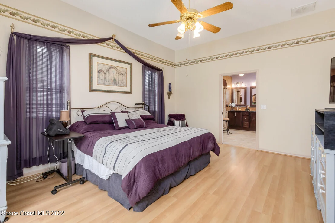 Photo of 925 Whisperoak Drive