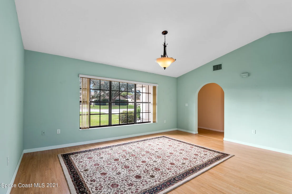 Photo of 942 Pineland Drive