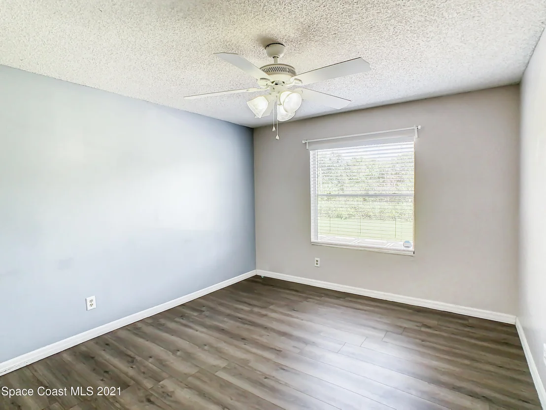 Photo of Unit 3 at 4100 Pershing Pointe Place