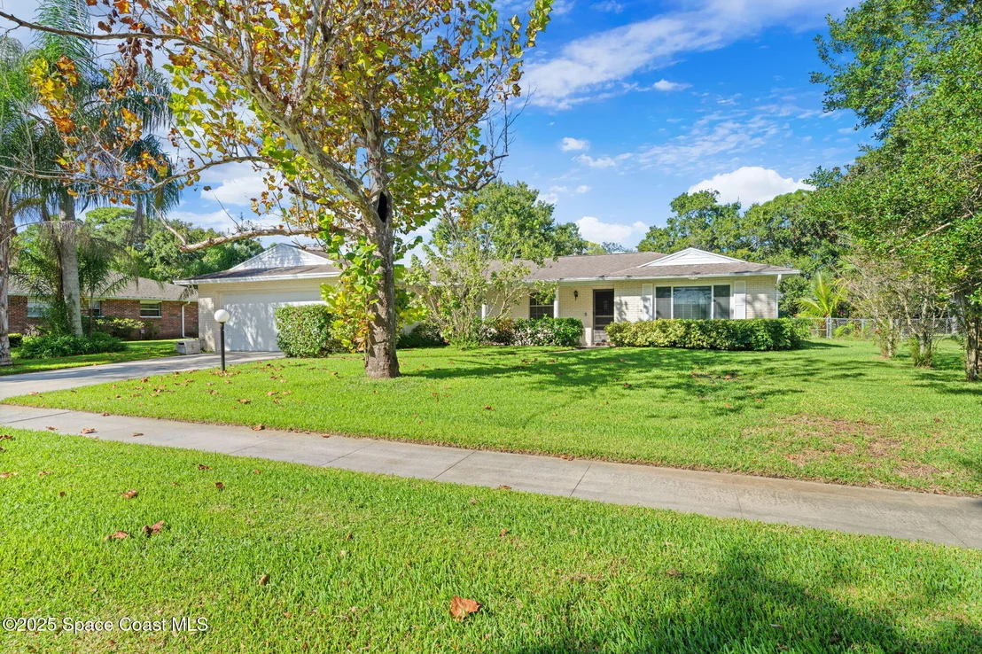Photo of 611 Dundee Circle