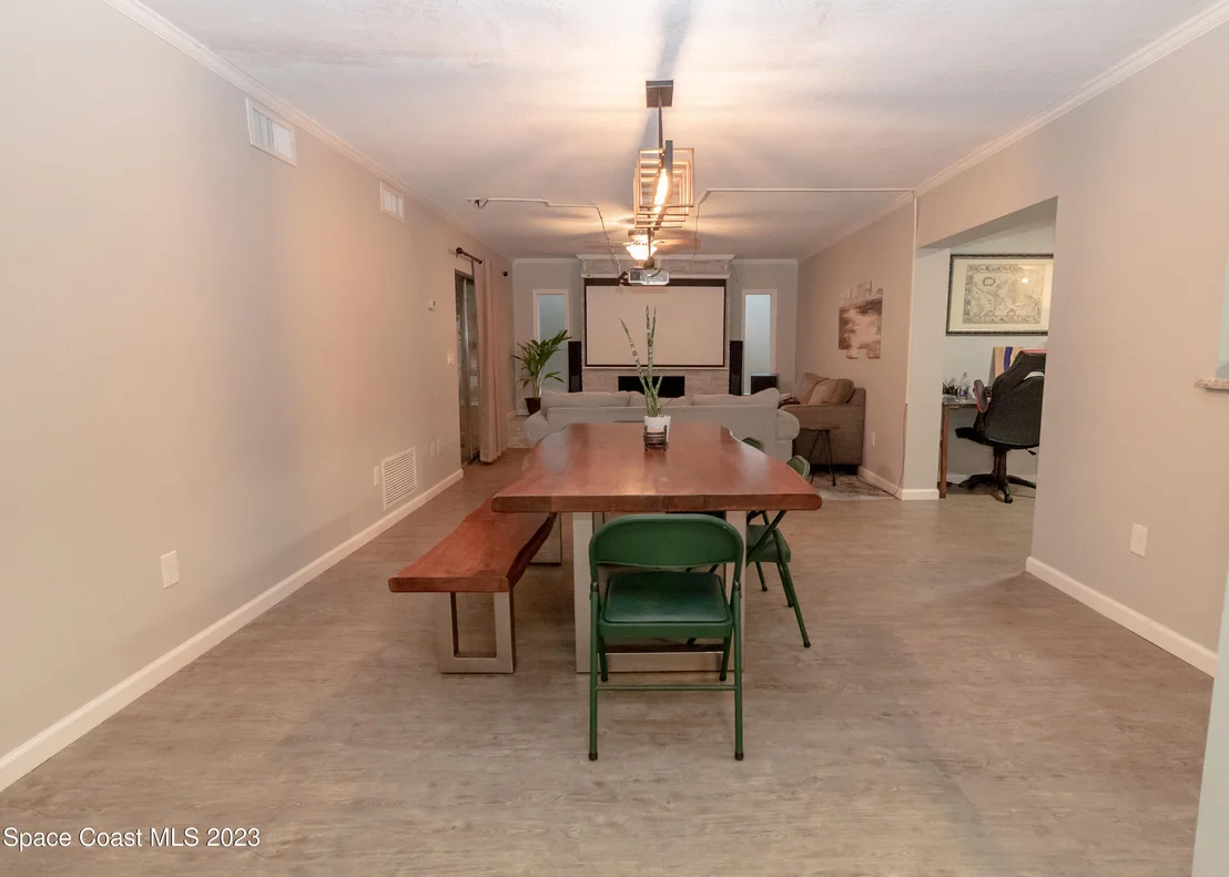 Photo of 800 Mark David Boulevard