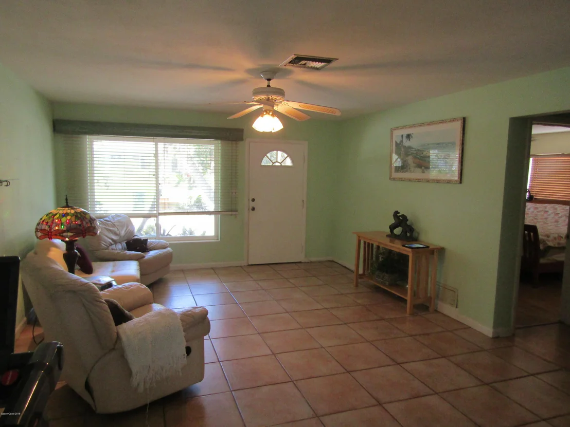 Photo of 465 Bahama Drive