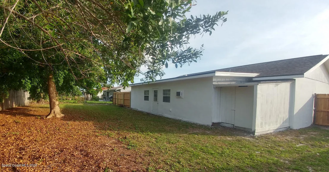 Photo of 926 Burn Drive NE