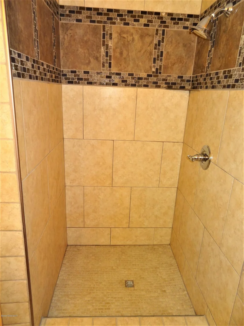 Photo of 829 Camellia Drive