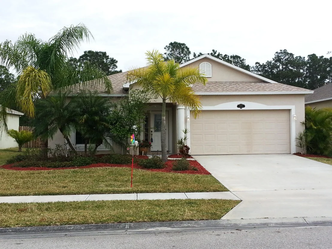 Photo of 2078 Maeve Circle