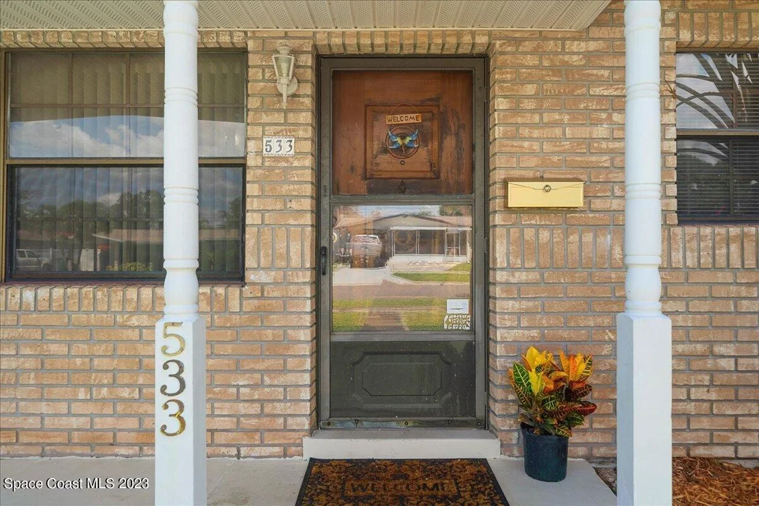 Photo of 533 Clarke Avenue
