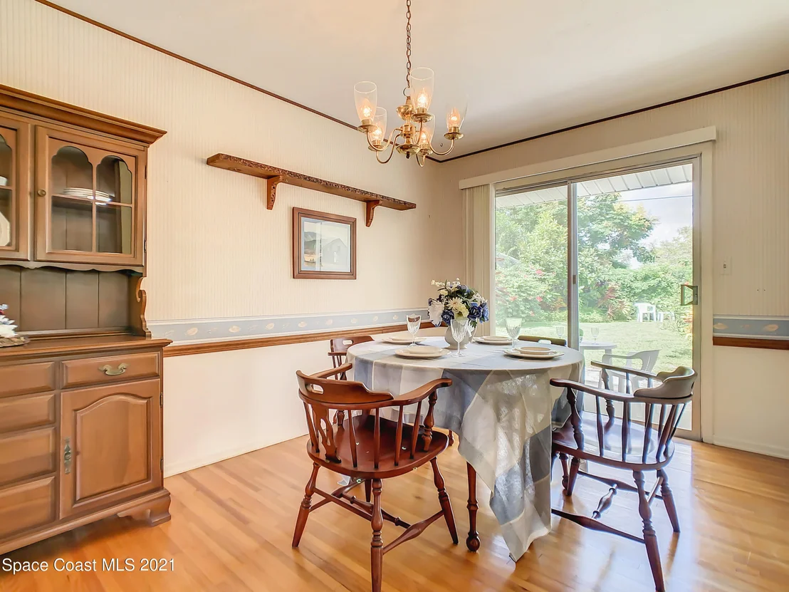 Photo of 940 Forest Road