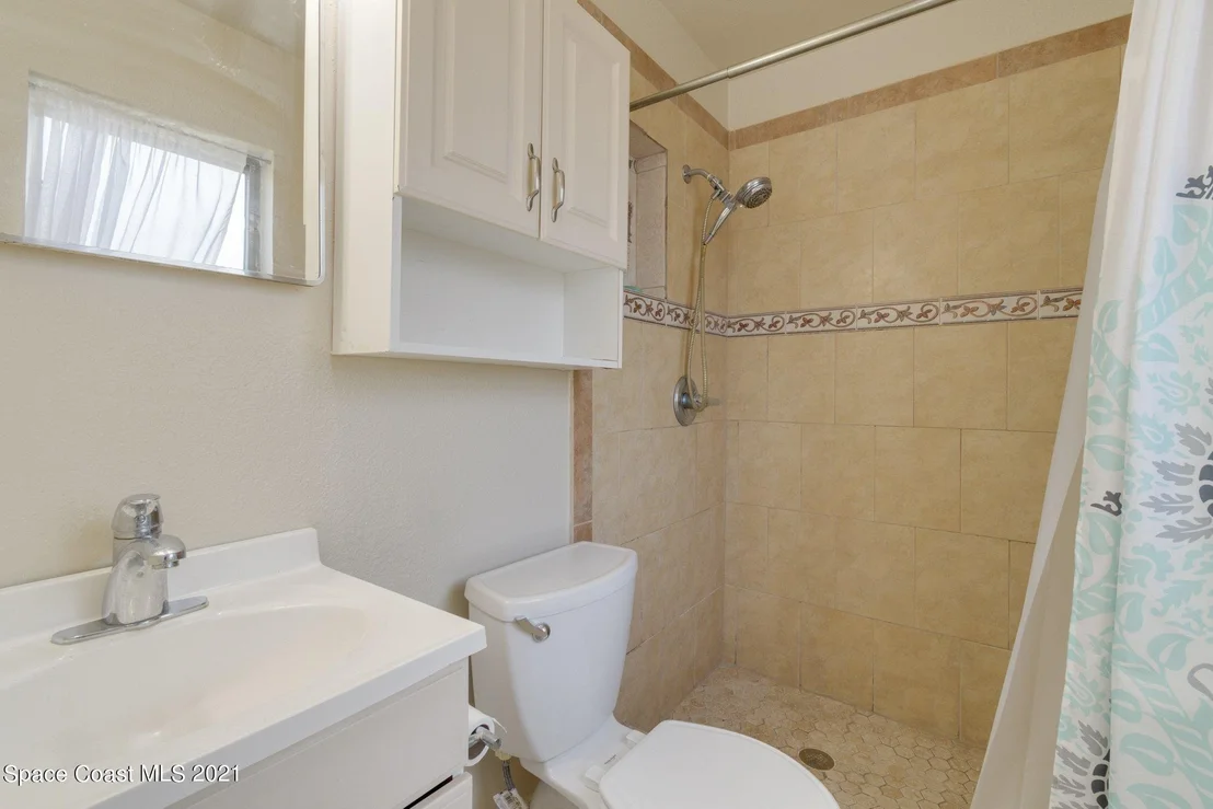 Photo of 1933 Oakwood Drive