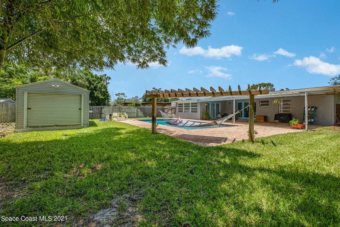 Photo of 1585 Old Colonial Way